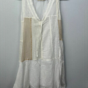 𝅺NWOT Alysi dress white and cream., USA 4